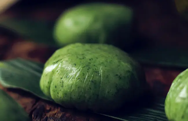 qingming-festival-food-qingtuan - China Xian Tour: Private & Tailor-Made China Tours Qingming Festival Food: Qingtuan