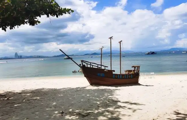 One Day Wuzhizhou Islet & Nantian Hot Spring Tour
