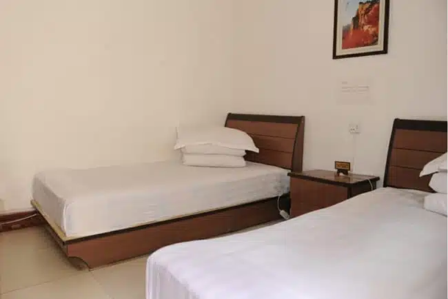 Hotel on Huashan Mountain