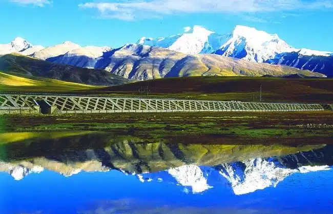 Stunning scenery along Qinghai-Tibet Railway