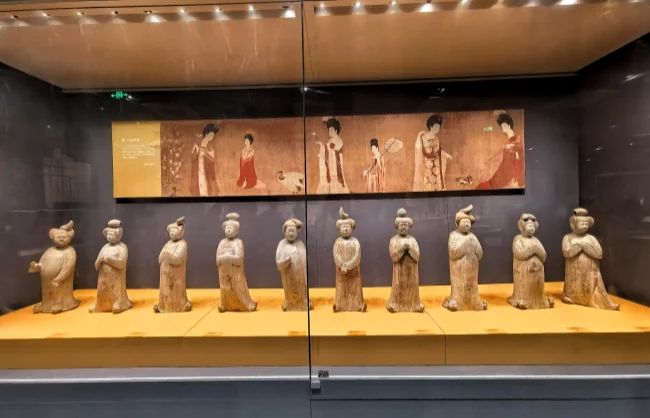 ancient-relics-collection-of-xian-museum | China Xian Tour: Private & Tailor-Made China Tours Xi'an Museum showcasing ancient Chinese artifacts