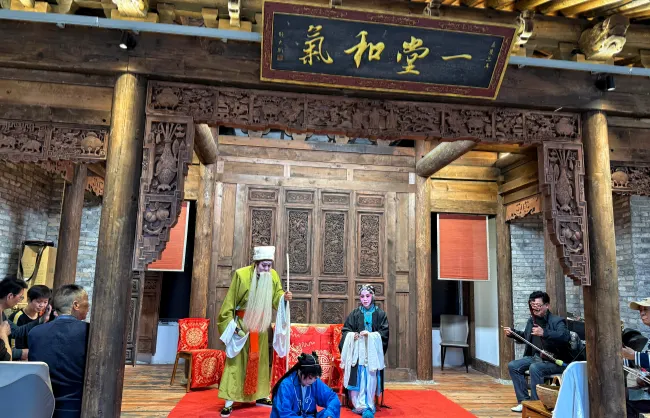 qinqiang | China Xian Tour: Private & Tailor-Made China Tours Watching a traditional Qinqiang opera performance in Yuanjia Village