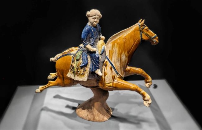 tang-dynasty-artifacts-at-xian-museum | China Xian Tour: Private & Tailor-Made China Tours Tang Dynasty artifacts at Xi’an Museum