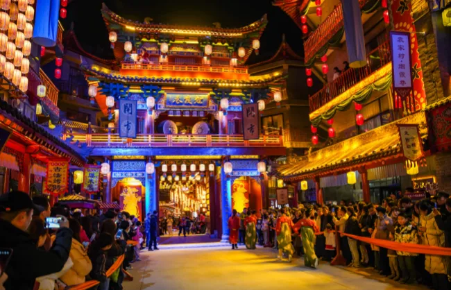 yanxia-alliey | China Xian Tour: Private & Tailor-Made China Tours Yuanjiacun Village Yanxia Alley at night