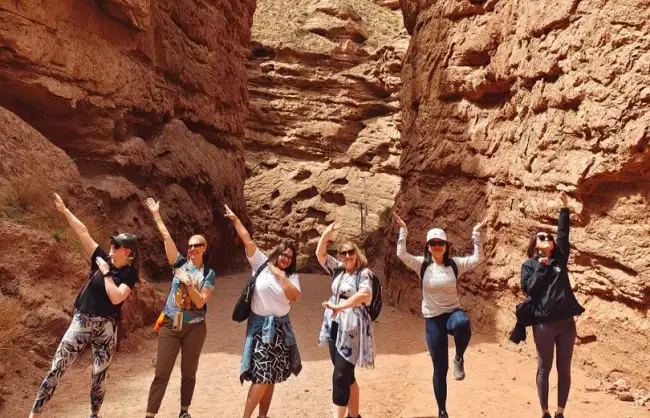 zhangye pingshan lake canyon hike