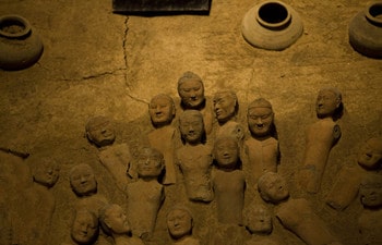 China tours with Hanyangling Mausoleum