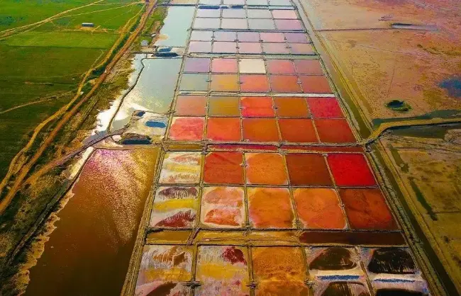 Dingbian Salt Lake 1 - China Xian Tour: Private & Tailor-Made China Tours Dingbian Salt Lake