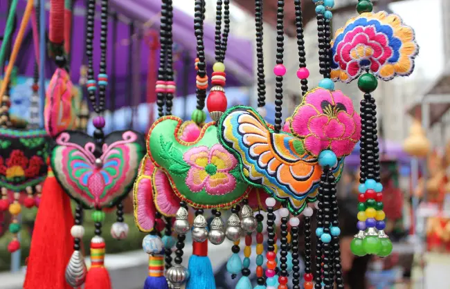Chinese embroidery - China Xian Tour: Private & Tailor-Made China Tours Chinese embroidery