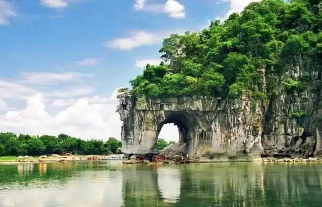 Guilin-Elephant-Trunk-Hill - China Xian Tour: Private & Tailor-Made China Tours Guilin Elephant Trunk Hill