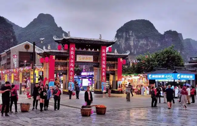 Guilin Yangshuo West Street