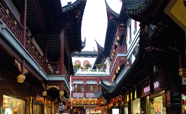 Shanghai Old Street: Traditional Trades and Folk Culture of Shanghai
