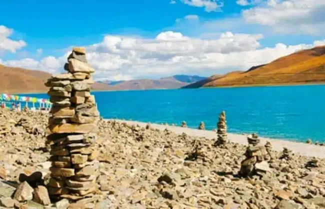 A Sight for Sore Eyes! Yamdrok Lake
