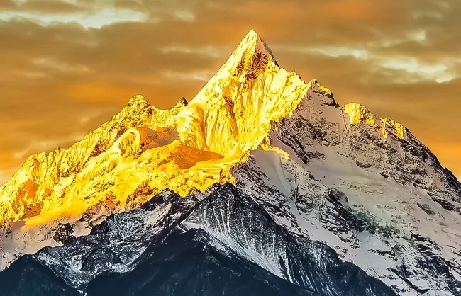 golden-sunrise-over-meil-snow-mountain | China Xian Tour: Private & Tailor-Made China Tours golden-sunrise-over-meil-snow-mountain