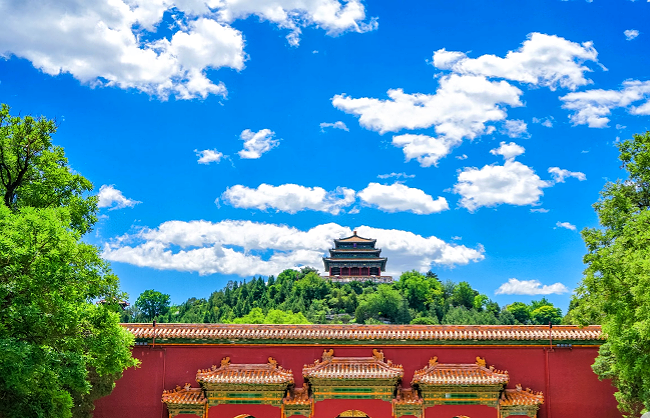 jingshan-park-under-the-blue-sky | China Xian Tour: Private & Tailor-Made China Tours jingshan-park-under-the-blue-sky