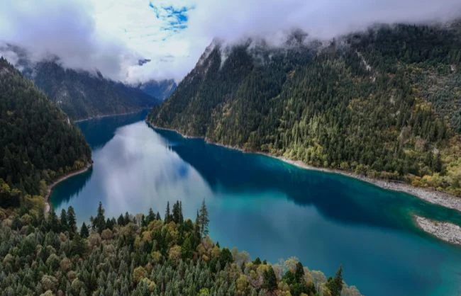 Jiuzhaigou Long Lake