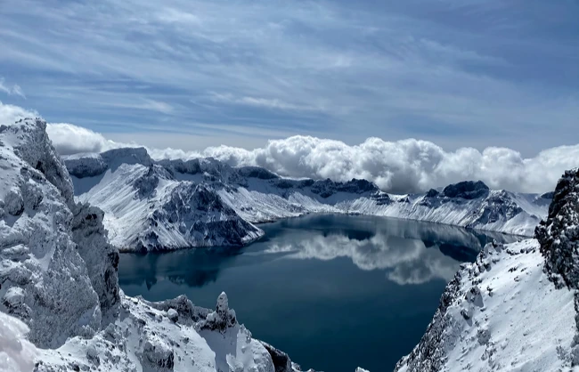 visit-changbai-mountains-heaven-lake-in-winter | China Xian Tour: Private & Tailor-Made China Tours visit-changbai-mountains-heaven-lake-in-winter