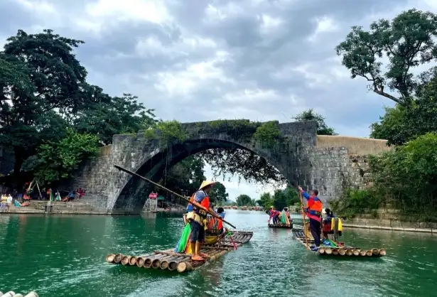 yangshuo-yulong-bamboo-rafting | China Xian Tour: Private & Tailor-Made China Tours Yangshuo Yulong bamboo rafting