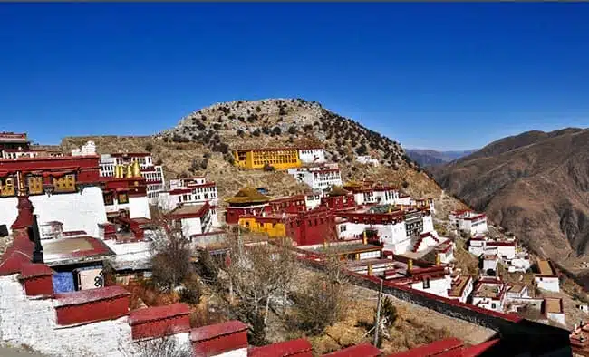 Ganden Monastery – One of the Three Famous Monasteries in Tibet
