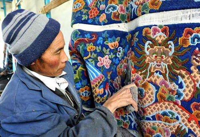 Lhasa Carpet Factory – One of the Largest Factories to Produce Tibetan Carpets