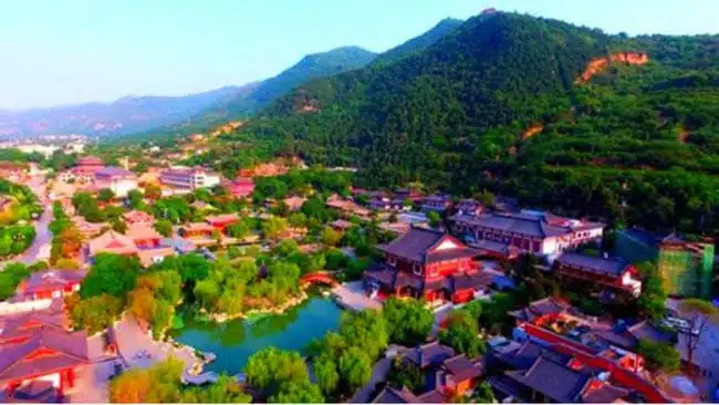 Hidden Gems in Xian – Huaqing Palace and Lishan Mountain