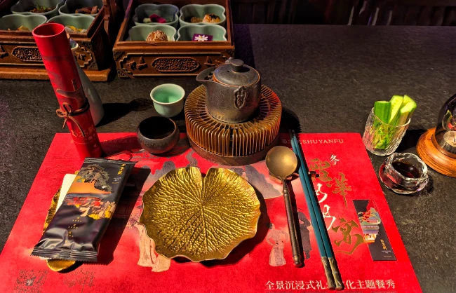 Tableware designed around traditional banquet styles at Shanghai Shuyanfu Dinner
