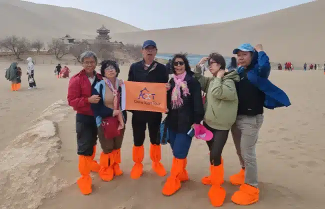 Mingsha Mountain Crescent Spring