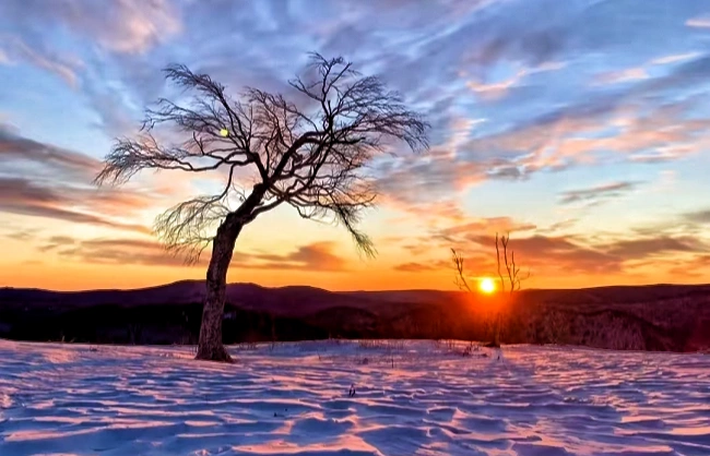 Watch sunrise at Yangcao Mountain