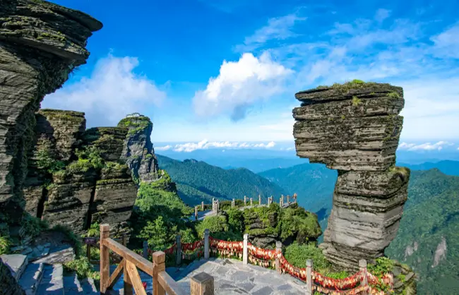 mushroom rock fanjingshan was formed about 820 million years ago
