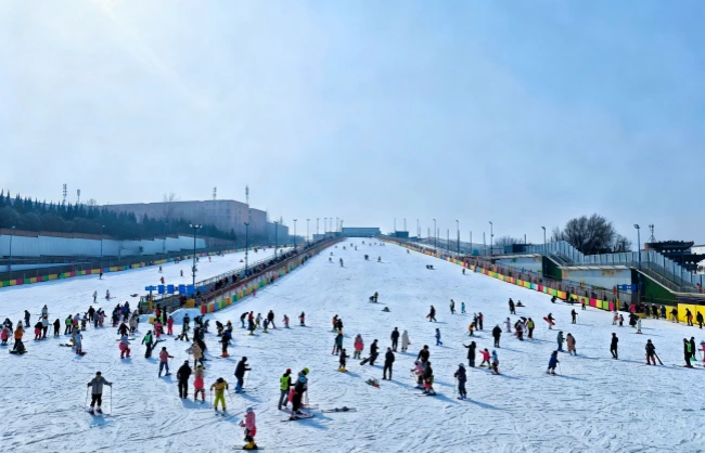 bailuyuanski-resort | China Xian Tour: Private & Tailor-Made China Tours Skiing at Bailuyuan Ski Resort near Xian