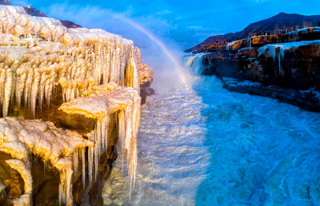 hukou-waterfall | China Xian Tour: Private & Tailor-Made China Tours Admire the Ice Falls at Hukou Waterfall