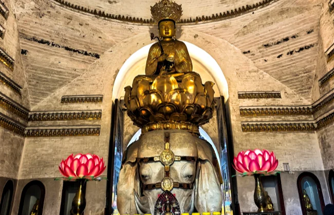 Bronze Buddha statue at Wannian Temple of Mount Emei, Sichuan