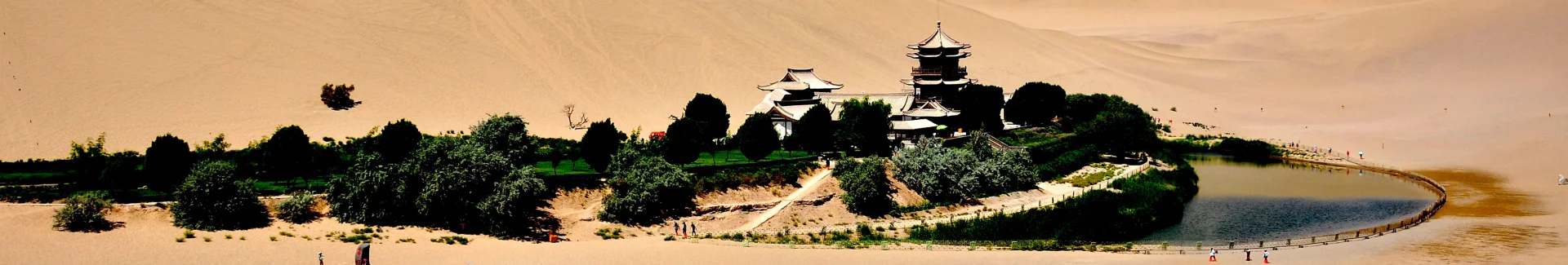 Echoing Sand Mountain and Crescent Lake