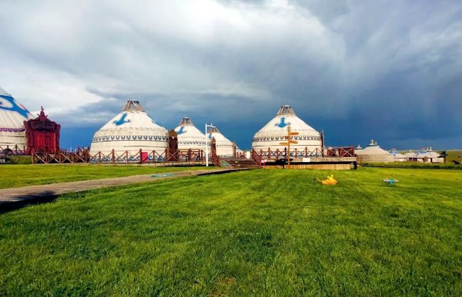 3 Days Inner Mongolia Grassland and Desert Tour