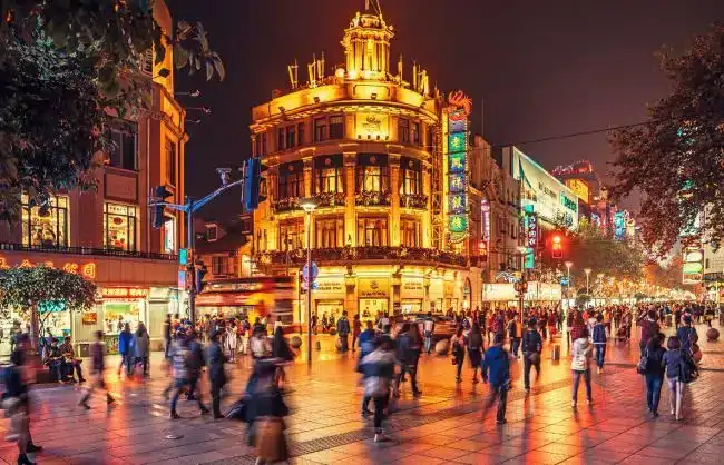 Shanghai-Nanjing-Road-Pedestrian-Street-at-Night - China Xian Tour: Private & Tailor-Made China Tours Shanghai Nanjing Road Pedestrian Street at night
