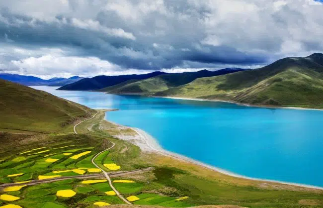 Tibet Yamdroktso Lake 1