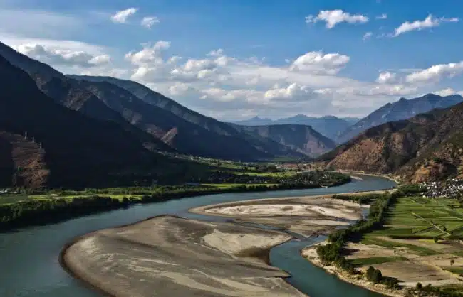 Yangtze River the first bend