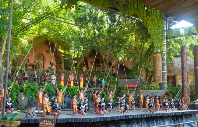 Sanya Binglanggu Li & Miao Cultural Heritage Park