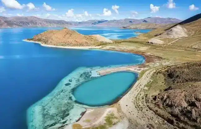 Tibet Yamdrok Lake