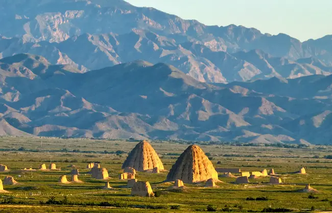 The panoramic view of the Western Xia Imperial Tombs, with the Helan Mountains as the background