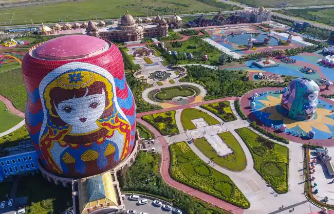 Inner Mongolia Manzhouli Matryoshka Square head