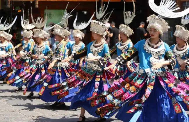 Performances in Qianhu Miao