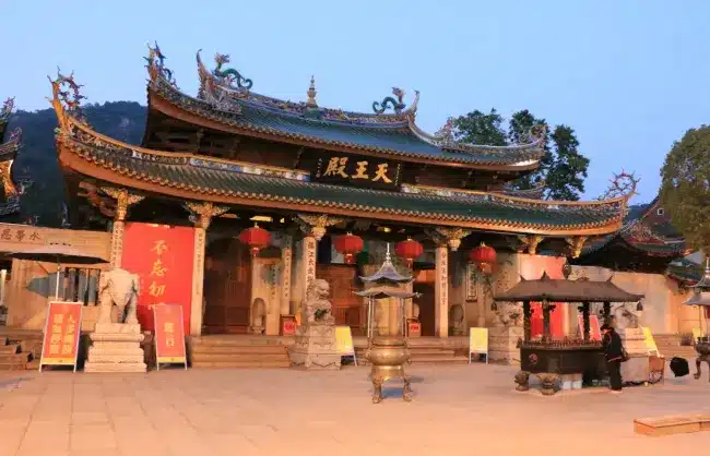 South Putuo Temple - China Xian Tour: Private & Tailor-Made China Tours South Putuo Temple