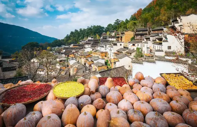 Wuyuan Huangling Village