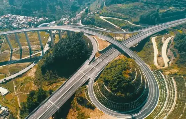Yuanyang Expressway - China Xian Tour: Private & Tailor-Made China Tours Yuanyang Expressway