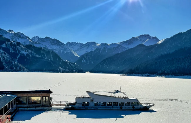 heavenly-lake-tianshan-in-december | China Xian Tour: Private & Tailor-Made China Tours Heavenly Lake Tianshan in December