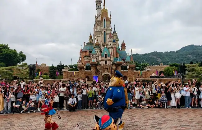 hong-kong-disney-park