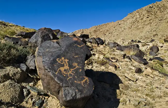 mandela-mountain-ancient-rock-engravings | China Xian Tour: Private & Tailor-Made China Tours Mandela Mountain ancient rock engravings