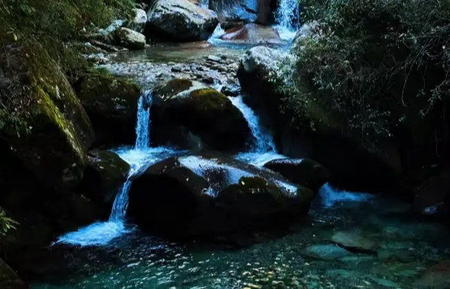 seven dragon ladies pool | China Xian Tour: Private & Tailor-Made China Tours Seven Dragon Ladies Pool, Cangshan Mountain, Dali, Yunnan