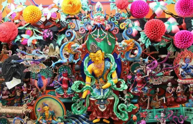 taer-butter-sculpture - China Xian Tour: Private & Tailor-Made China Tours kumbum-butter-sculpture