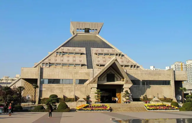 Henan Museum - China Xian Tour: Private & Tailor-Made China Tours Henan Museum